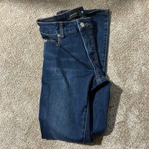 Tahari size 4